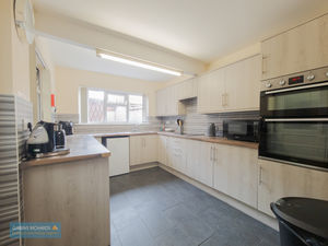 Kitchen- click for photo gallery
